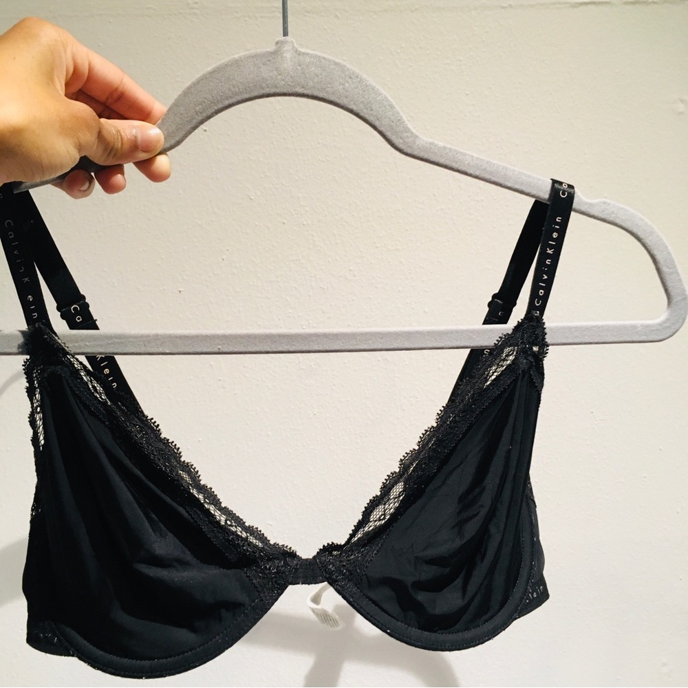 Calvin Klein Signature Unlined Plunge Bra